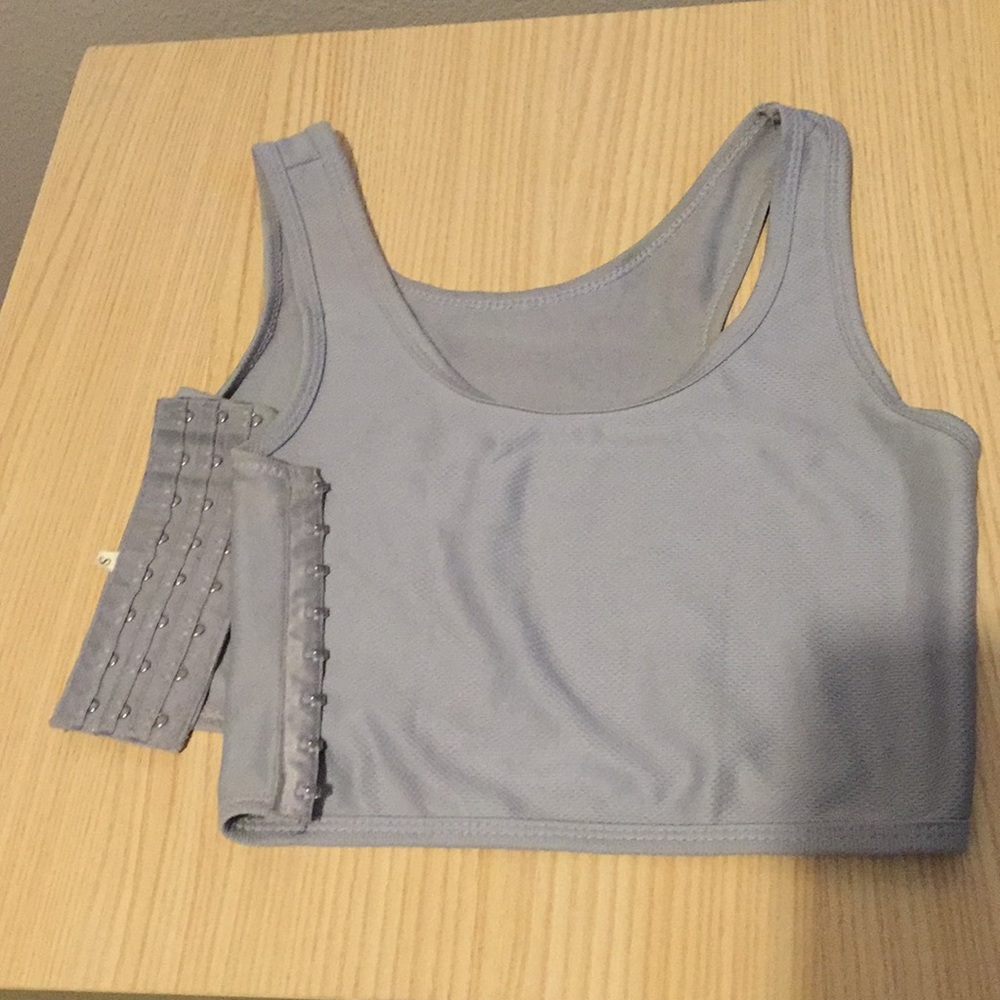 Clasp hook chest binder FTM